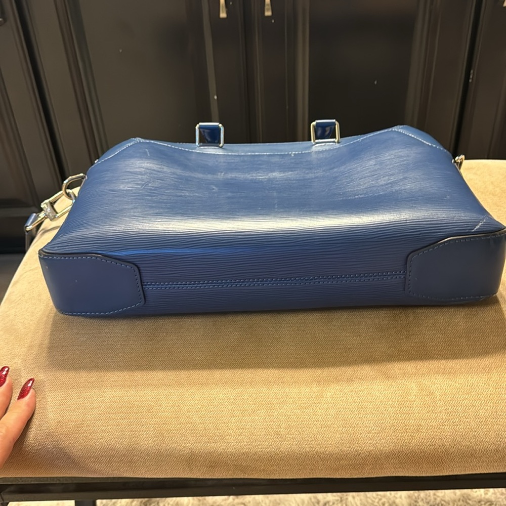 Louis Vuitton Toledo Blue Epi Oliver - Picture 3 of 12